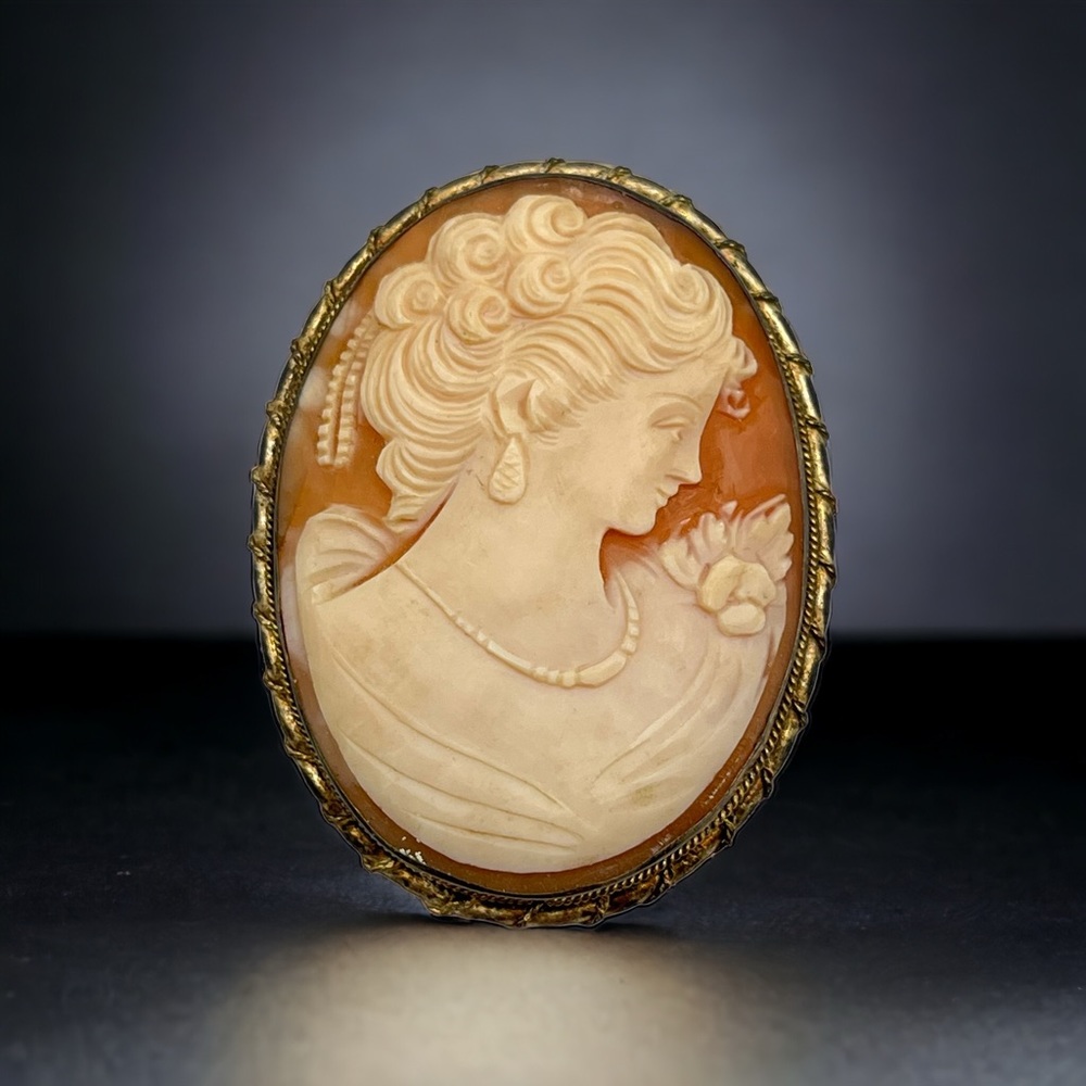 Sold! Antique Victorian Cameo Hand Carved Shell Large Brooch Pin Pendant